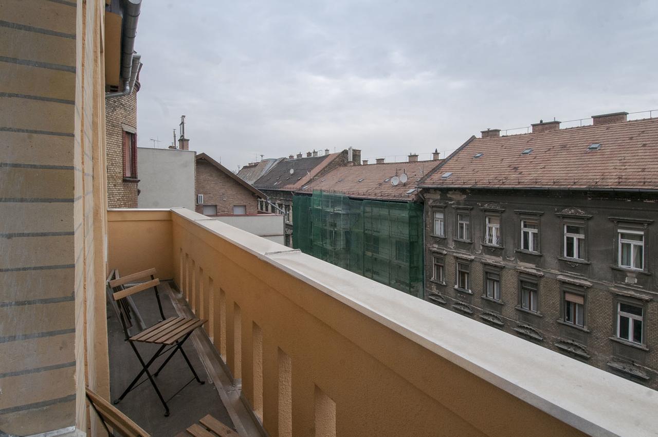 Stylish Downtown Apartment Budapest Exterior photo